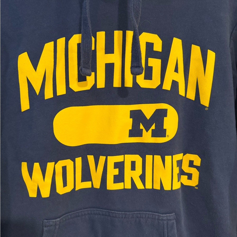Michigan Wolverines University of Michigan Fanatics Blue Hoodie Size Small - Picture 2 of 4